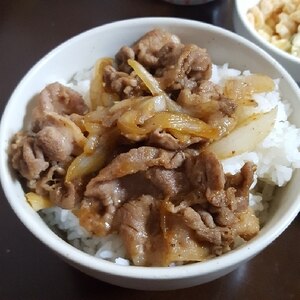 新玉ねぎ豚肉焼き肉のたれ炒め